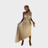 Nika - Elegantna Haljina s Naborima na Ramenu