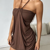 Čokoladna Mini Haljina Svezana Oko Vrata