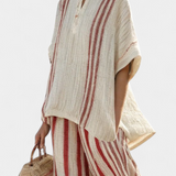 Zapanjujuće Dvodijelno Odijelo Daisy s Crvenim Prugama u Prirodnoj Teksturi