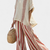 Zapanjujuće Dvodijelno Odijelo Daisy s Crvenim Prugama u Prirodnoj Teksturi